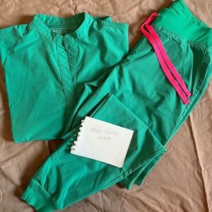 Safety Green Figs Scrub Set